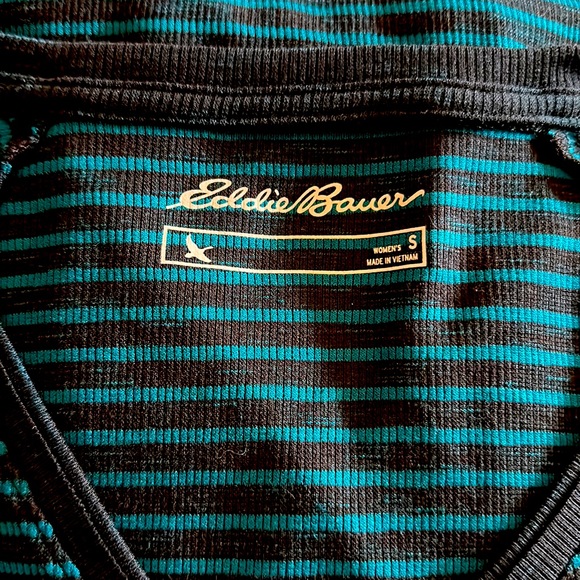 Eddie Bauer Tee Size Small V-neck Long Sleeve Stripes - Picture 4 of 8